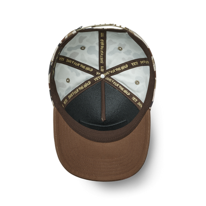 YETI® Wetlands Camo Logo Badge Mid Pro フラットブリム キャップ