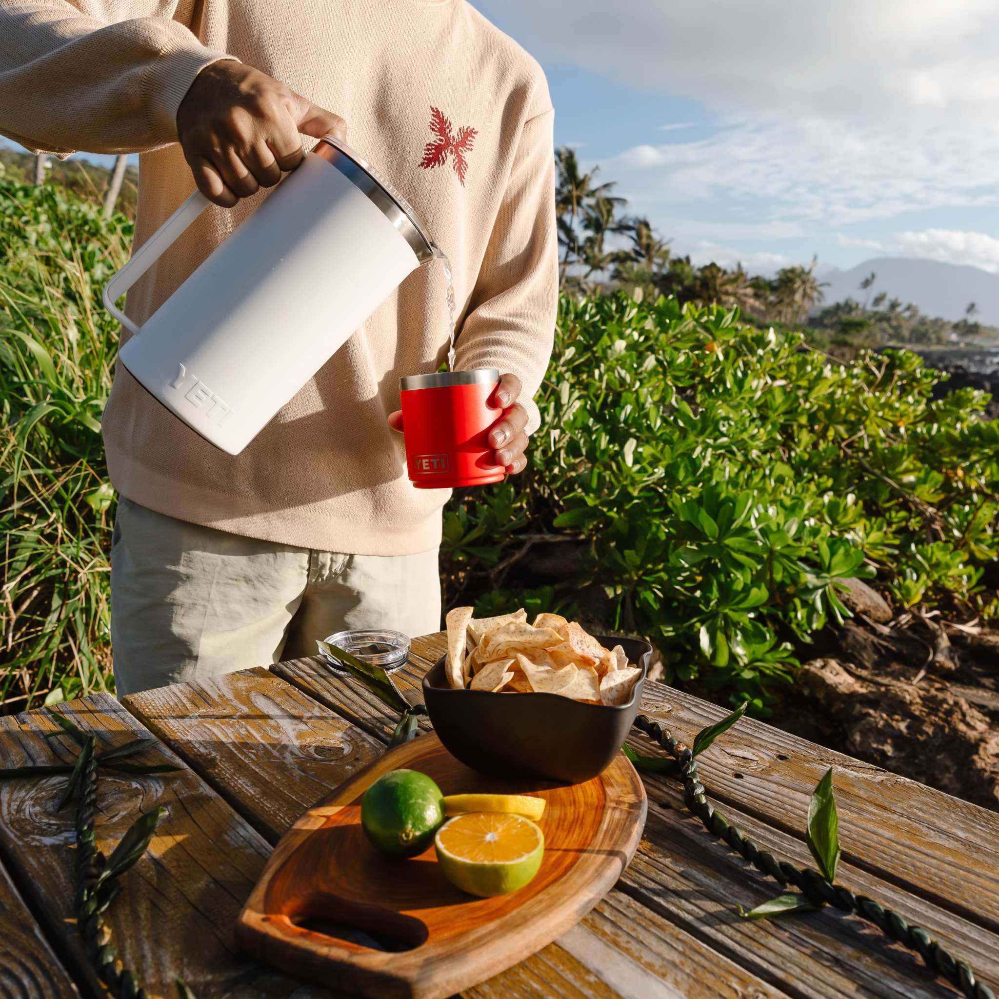 バーベキュー・調理用品 YETI RAMBLER YETI Rambler™ 64oz（1.9L）ピッチャー – YETIジャパン合同会社