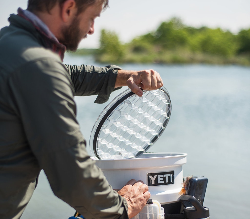 YETI LoadOut Bucket Lid – YETIジャパン合同会社