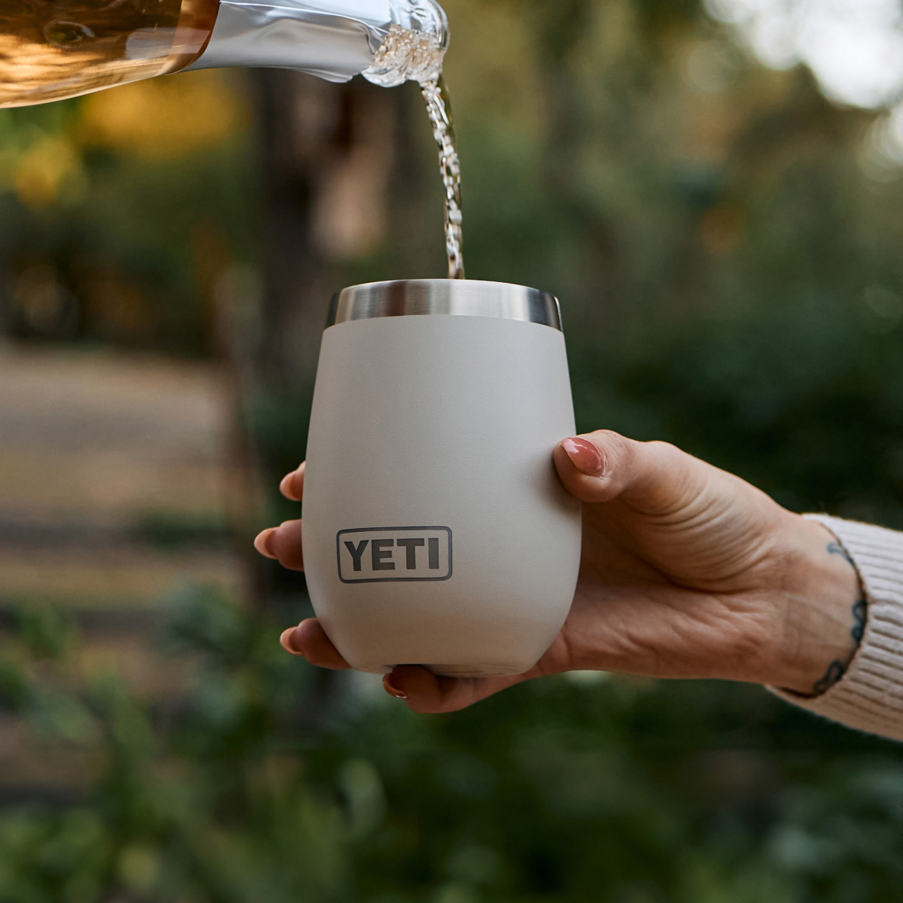 YETI Rambler® 10 oz (295 ml) ワインタンブラー セラミックライニング YETI Rambler® 10 oz (295 ml) ワインタンブラー セラミックライニング