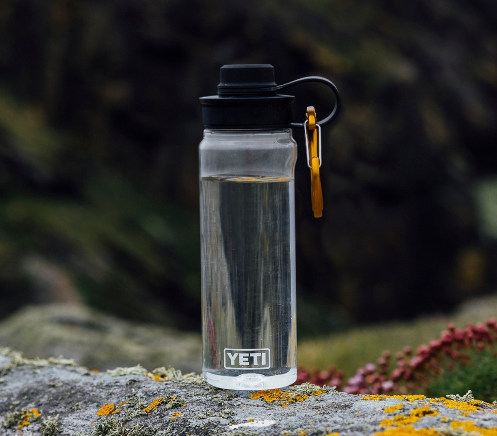 YETI Yonder 25 Bottle With Tether Cap